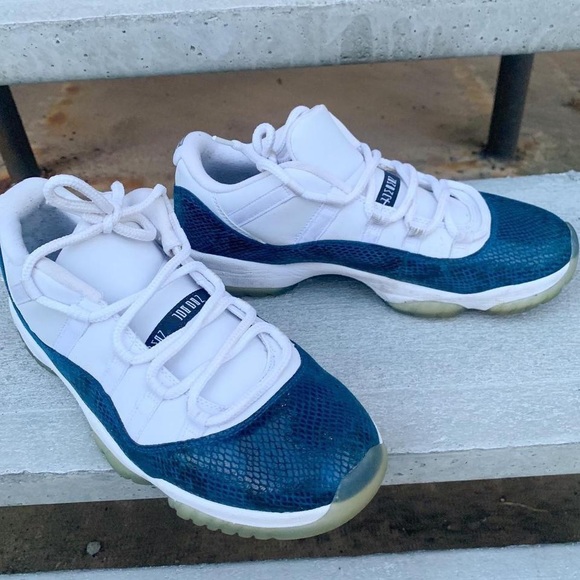 Nike Shoes Air Jordan 11 Low Navy Snakeskin (2019) - Picture 3 of 5